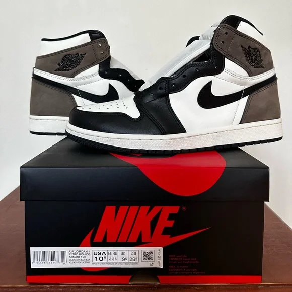Nike Jordan 1‎ Retro High OG in Dark Mocha
